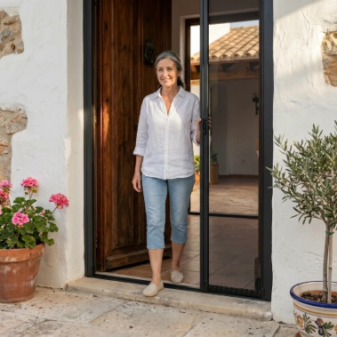 Mosquitera Enrollable Lateral Negra para Puertas Flexa 1 Hoja TotQuality