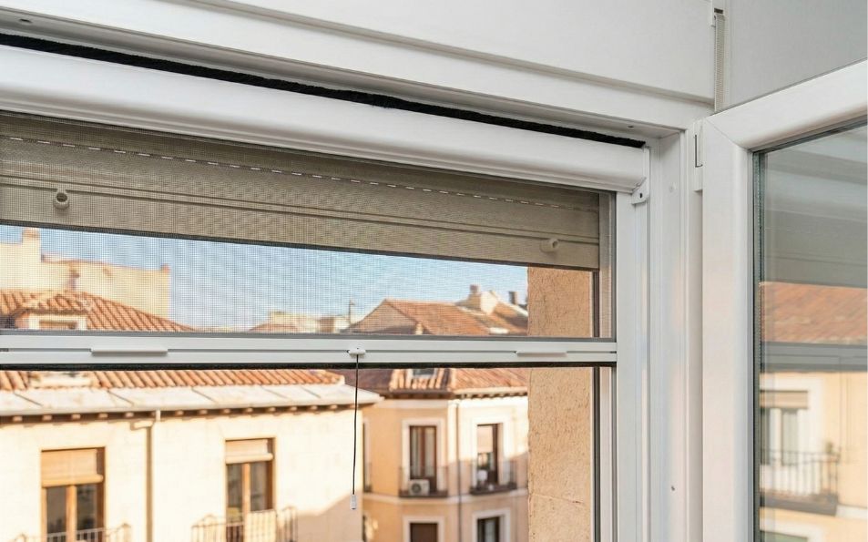 Mosquiteras enrollables a medida para ventanas - Calidad Premium - Color Blanco Mosquiteras enrollables a medida para ventanas - Calidad Premium - Color Blanco
