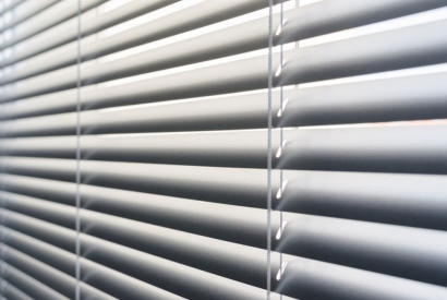 ¿Cómo pueden mejorar las persianas de aluminio el aspecto de tu hogar?